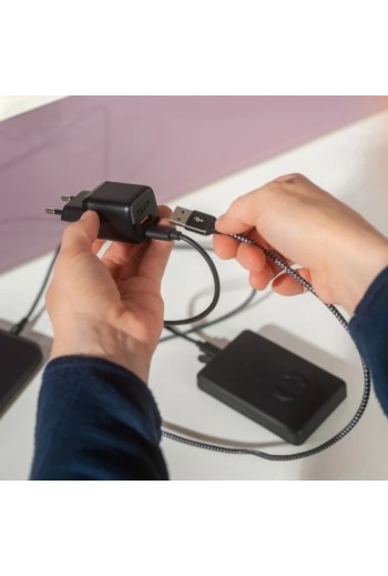 Wall Charger 30W,Ein kompaktes Ladegerät mit USB-C- und USB-A-Anschlüssen